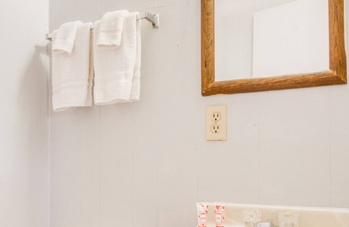 Breckenridge Hotel | OYO Hotel Breckenridge TX Hubbard Creek Lake