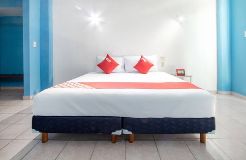 Jose Cardel Hotel | OYO Hotel Estacion,José Cardel,Parque Central Revolución