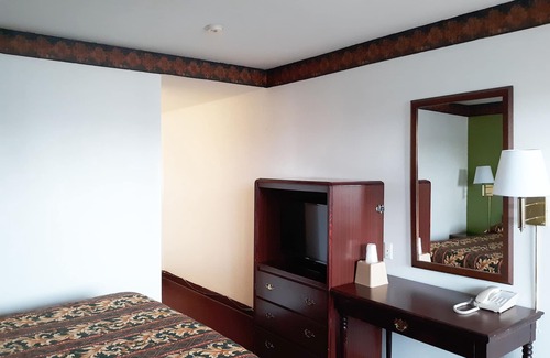 Clovis Hotel | OYO Hotel Kings at Clovis