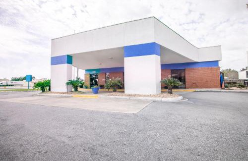 Lake Park Hotel | OYO Hotel Lake Park-Valdosta I-75, Exit 5