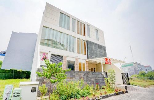 Surabaya Hotel | OYO Life 90606 Glass House Citraland Syariah