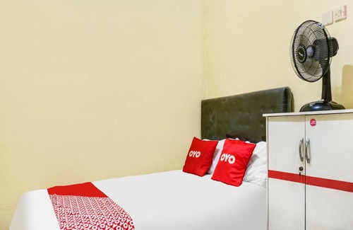 Karawang Hotel | OYO Life 91335 Micheline Family 2 Syariah