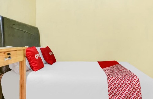 Karawang Hotel | OYO Life 91335 Micheline Family 2 Syariah