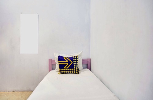 Lumajang Hotel | OYO Life 91626 Rr Kost Putri Syariah