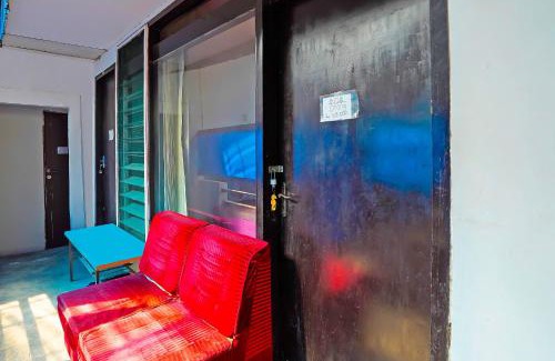 Gubeng Hotel | OYO Life 92651 Meir E-homestay Syariah