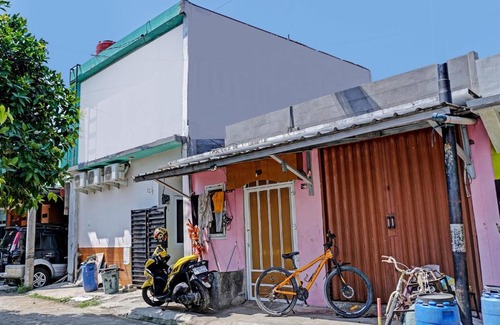 Karawang Hotel | OYO Life 92684 Kost Mutiara Nirwana