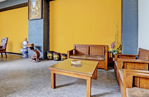 Tuban Sub-District Hotel | OYO Life 92773 Griya Trubus Syariah