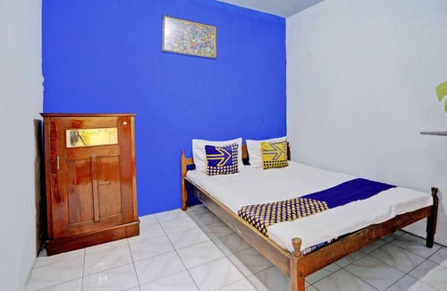 Jombang Hotel | OYO Life 92921 Omaya Kost Syariah
