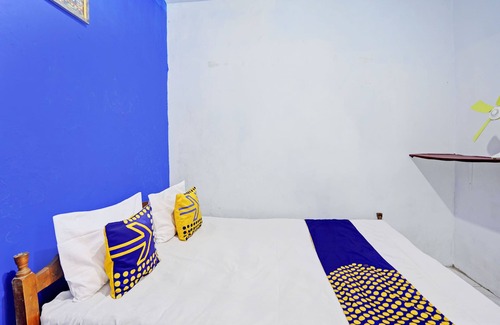 Jombang Hotel | OYO Life 92921 Omaya Kost Syariah