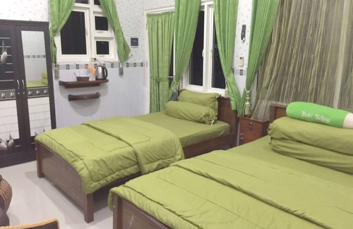 Bawean Island Hotel | OYO Life 93055 Fathin Hotel