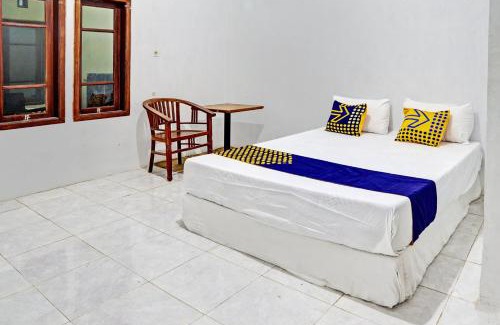 Paciran Hotel | OYO Life 93075 Nova Jaya 2 Homestay Syariah
