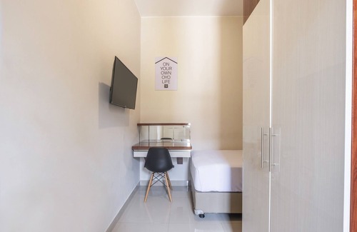 West Cirebon Hotel | OYO Living 1877 Side Corner