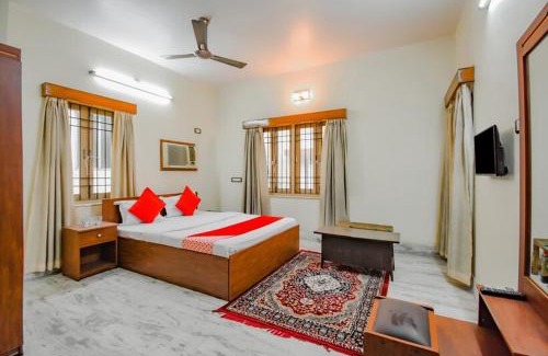 City Center Hotel | OYO Retro Residency
