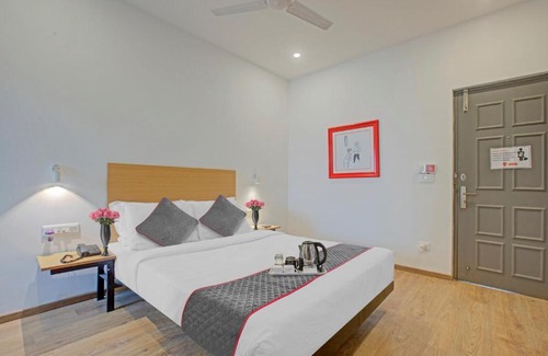 Thoraipakkam Hotel | OYO Townhouse 1012 G-Cloud