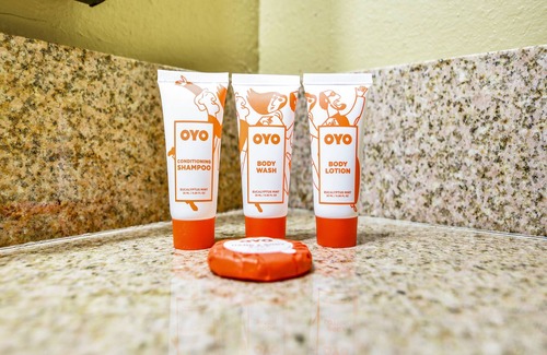 Central Oklahoma City Hotel | OYO Townhouse Oklahoma City Airport