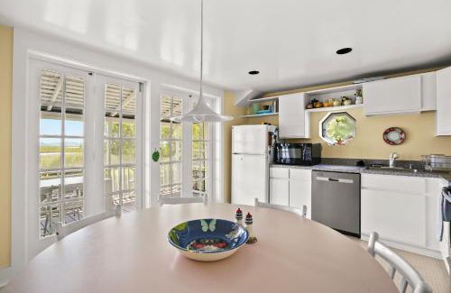 Deep Hole House | Oyster Catcher - Pet friendly & deep water access!