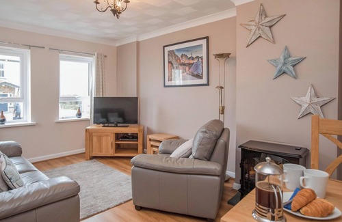 Lydstep Cottage | Oyster Catchers - UK6730