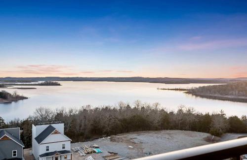 Table Rock House | Ozark Views at Majestic - Perched on the Hills