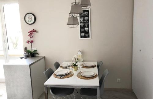 Kolo Apartment | Ozarowska 77 - 1BR by Homeprime
