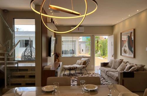 Florida House | Pé na areia à 50m da Praia com Piscina, Churrasqueira, 5 quartos e 3 Vg de garagem,