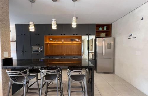 Florida House | Pé na areia à 50m da Praia com Piscina, Churrasqueira, 5 quartos e 3 Vg de garagem,