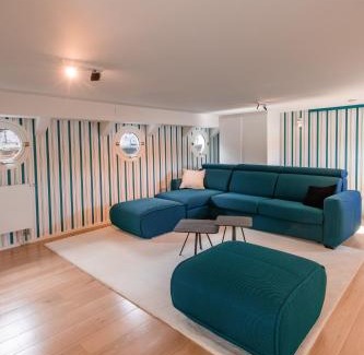 Namur Boat Rental | Péniche de prestige à Namur avec vue sur la Citadelle - A l'Abordage - By Voyages Copine