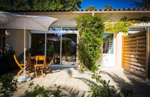 Tourbes Apartment | Pézenas Cottage avec terrasse et jardin 1 chambre et 1 mezzanine au coeur d'un domaine avec 2 piscines