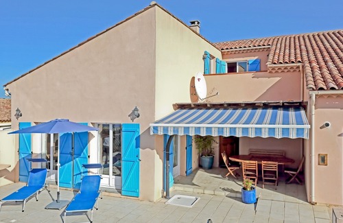 Pezenas Villa | Pézenas Villa. 25-35% OFF Sept. AirCon in Bedrooms, Private Pool, Walk to Town