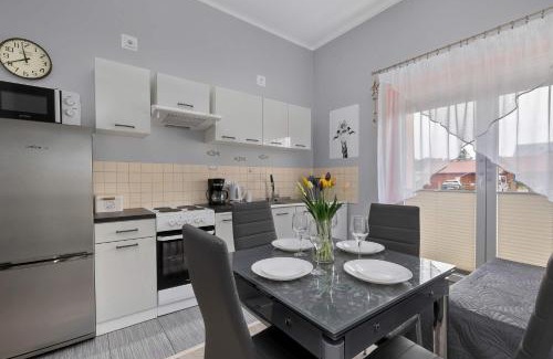 Darlowko Apartment | Północna Apartament Darłowo Sypialnia, Taras & Parking by Noclegi Renters