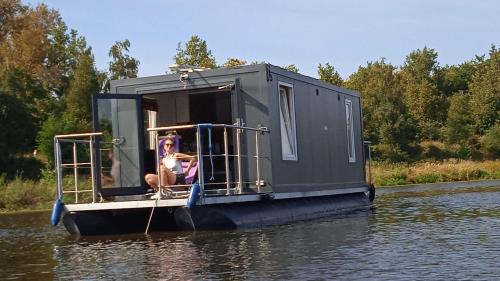 Serock Boat Rental | Pływający Dom