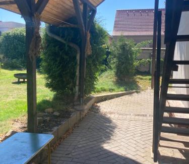 Ostresany House | Příjemný apartmán se zahradou