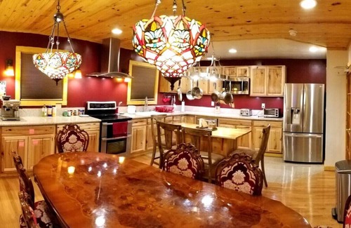 Stanardsville Apartment | P · Suite Pea at White Lotus Eco Spa Retreat