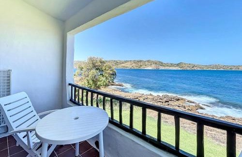 Platges de Fornells Apartment | P98 - Bonito apartamento sobre el mar