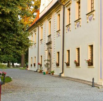 Niemcza House | Pałac Kietlin
