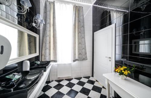 Kazimierza Wielka Hotel | Pałac Lacon