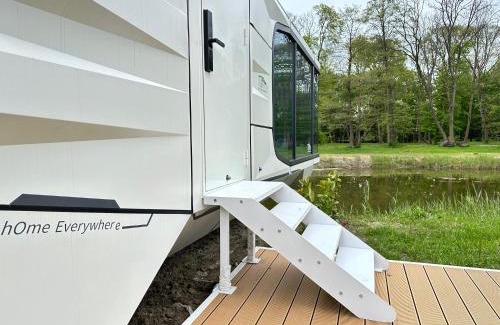 Grodzisk Mazowiecki Cabin | Pałac Wieniawskich - Luksusowe, Całoroczne Domki Glampingowe, Prywatna Balia, Park 10ha