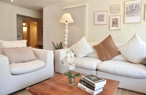 University South House | PA Retreat Oasis near Stanford New Furniture