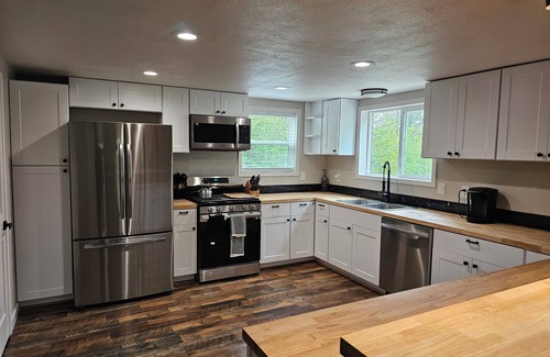 Ronan House | Pablo Pines House @ the Canal- Family+Pet Friendly, Trailer Parking+RV Hookups!