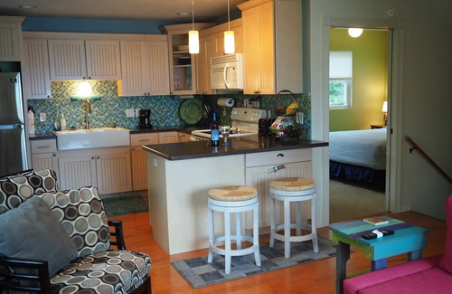 Algoma House | Packer Game Retreat- Luxury Algoma Lakehouse, 310ft of private shore, Fire pit!