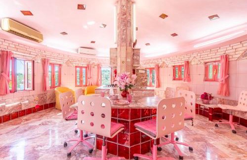 Gaios Apartment | Paco's Resort Barbie House