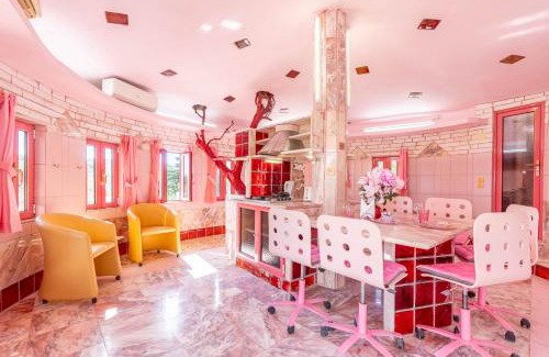 Gaios Apartment | Paco's Resort Barbie House