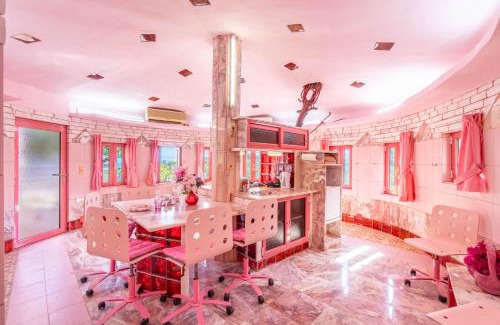 Gaios Apartment | Paco's Resort Barbie House