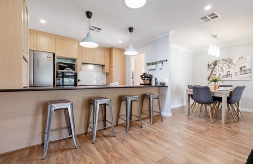 Padbury House | Padbury Delight with pool