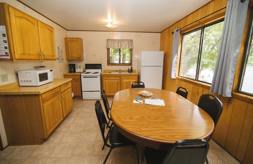 Richmond Cabin | Paddle Inn, 3BR lakefront cabin on the Horseshoe Chain of Lakes in Richmond, MN