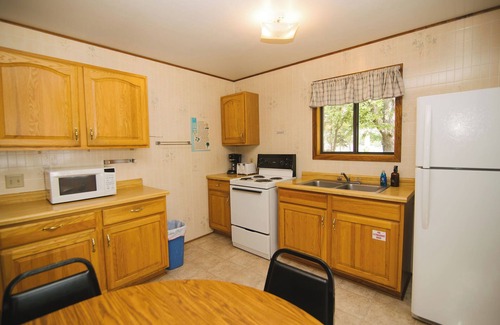 Richmond Cabin | Paddle Inn, 3BR lakefront cabin on the Horseshoe Chain of Lakes in Richmond, MN