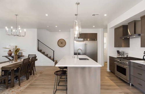 St. George House | Paddleboard Paradise: Desert Color Lagoon + Beaches