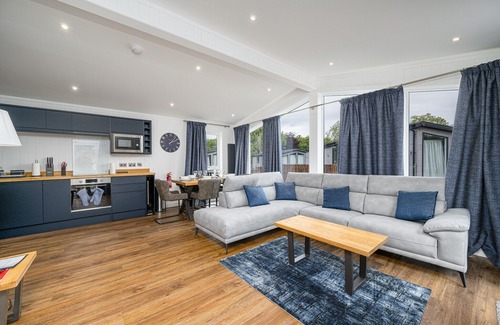 Perth Cottage | Paddock Lodges| Deluxe 3 Bed Chalet