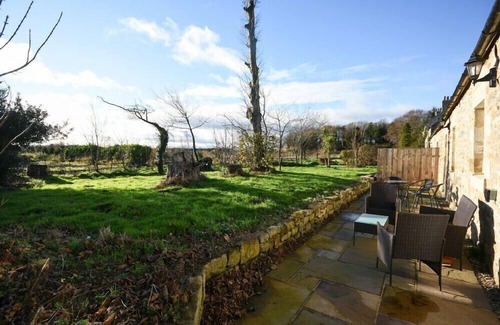 South Charlton Cottage | PADDY'S MOUNT COTTAGE, pet friendly, with a garden in Alnwick