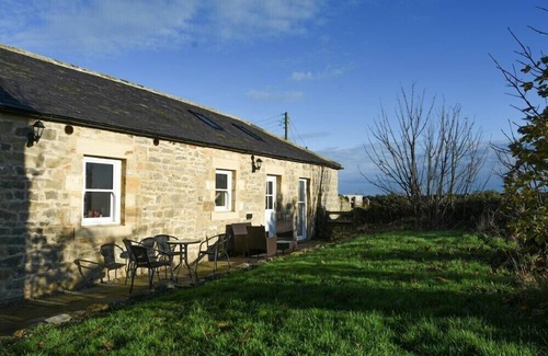 South Charlton Cottage | PADDY'S MOUNT COTTAGE, pet friendly, with a garden in Alnwick