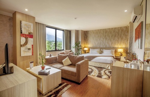 Bogor Selatan Hotel | Padjadjaran Suites Resort & Convention